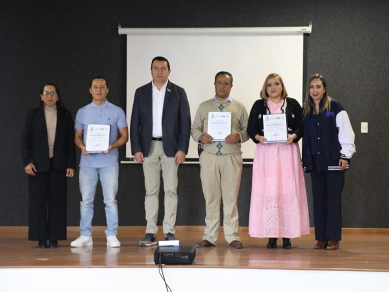 UVEG reconoce a docentes destacados de Telebachilleratos Comunitarios 2025
