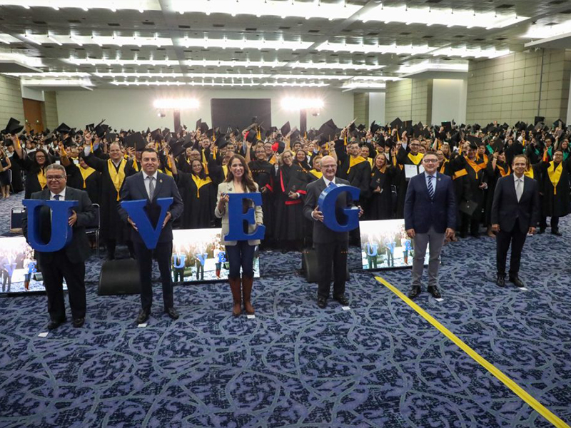 La UVEG se consolida a nivel nacional; egresan 854 estudiantes en CDMX